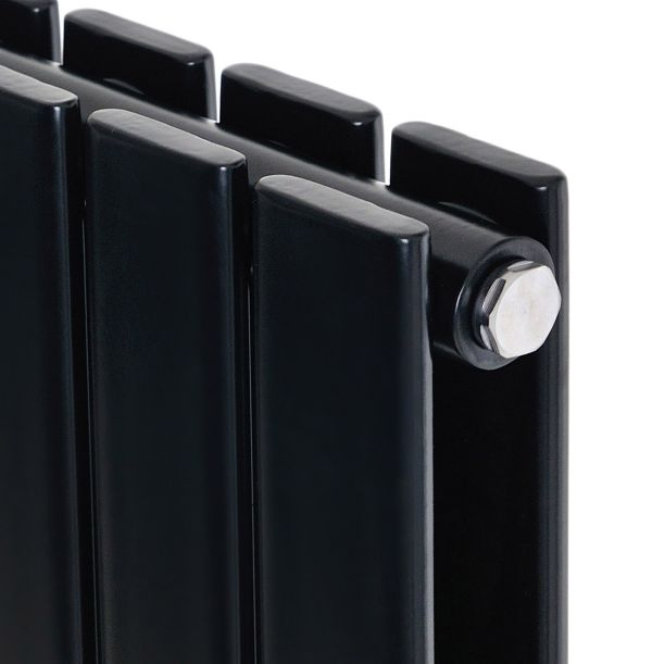 Дизайнерський вертикальний радіатор опалення ARTTIDESIGN Livorno II 3/2200/204/50 чорний матовий.