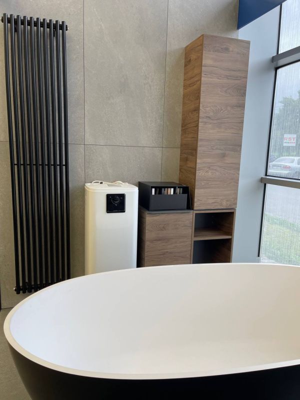 Радіатор дизайн Betatherm 387x1800 Praktikum-1 BLACK Вертикал